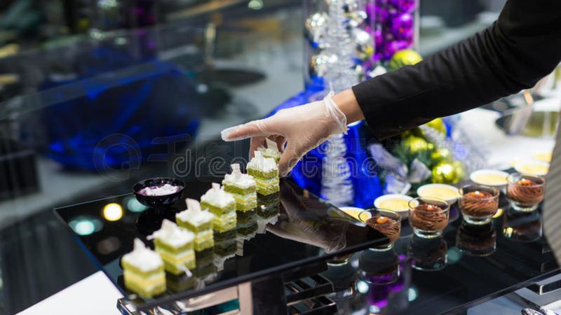 休闲食品批发价格之谜：揭秘一箱多少钱的背后**